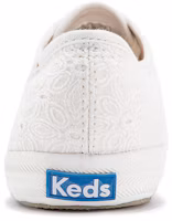 Shop Keds Champion 眼孔 低筒帆布鞋 女款 白