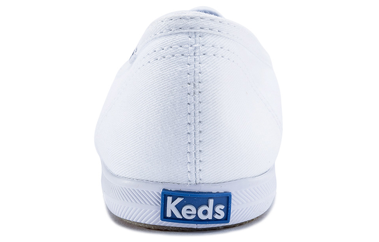 Shop Keds Chillax Mini 帆布懶人鞋 女款 白