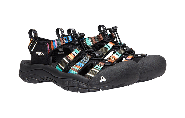 Shop KEEN Newport H2 休閒百搭 沙灘涼鞋 女款 黑色