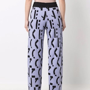 (W) KENZO Celana Kasual Pinggang Elastis dengan Logo Print. FC52PA6373SD-65 Purchase (W) KENZO Celana Kasual Pinggang Elastis dengan Logo Print. FC52PA6373SD-65