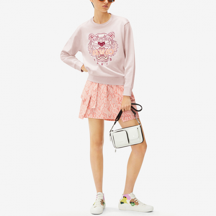 Lookbook (W) KENZO Pink Tiger Head Cetak Crewneck Sweatshirt. FC52SW8244XL-34