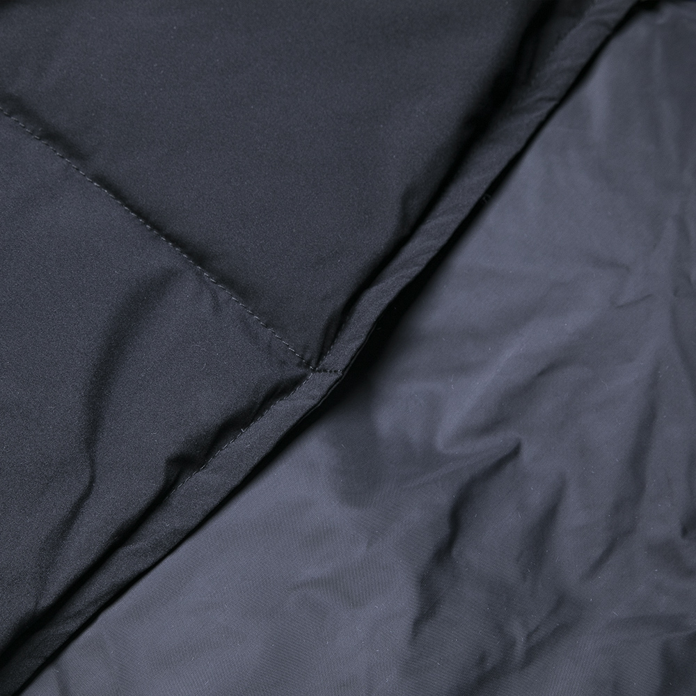 Sizing (W) KENZO Chaqueta Negra Acolchada de Invierno. FB62OU081-56699