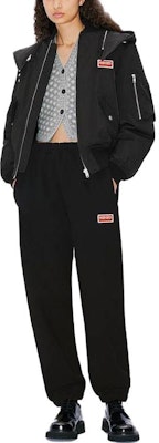 (W) KENZO FW23 Chaqueta Acolchada Negra con Capucha y Parche de Logo. FD62BL1739NK-99 Shop (W) KENZO FW23 Chaqueta Acolchada Negra con Capucha y Parche de Logo. FD62BL1739NK-99