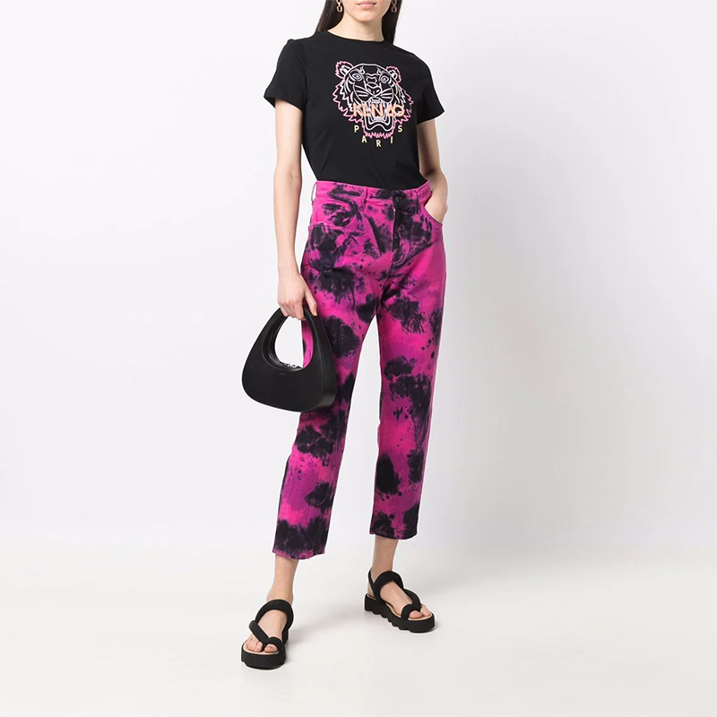 Lookbook (Women) KENZO SS22  Black Cotton T-Shirt with Tiger Logo and Letter Print. JHC4YG2TS846-99