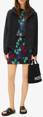 (W) KENZO SS22 Jaket Hoodie Hitam Polos dengan Resleting FC52BL1319NU-99 Shop (W) KENZO SS22 Jaket Hoodie Hitam Polos dengan Resleting FC52BL1319NU-99