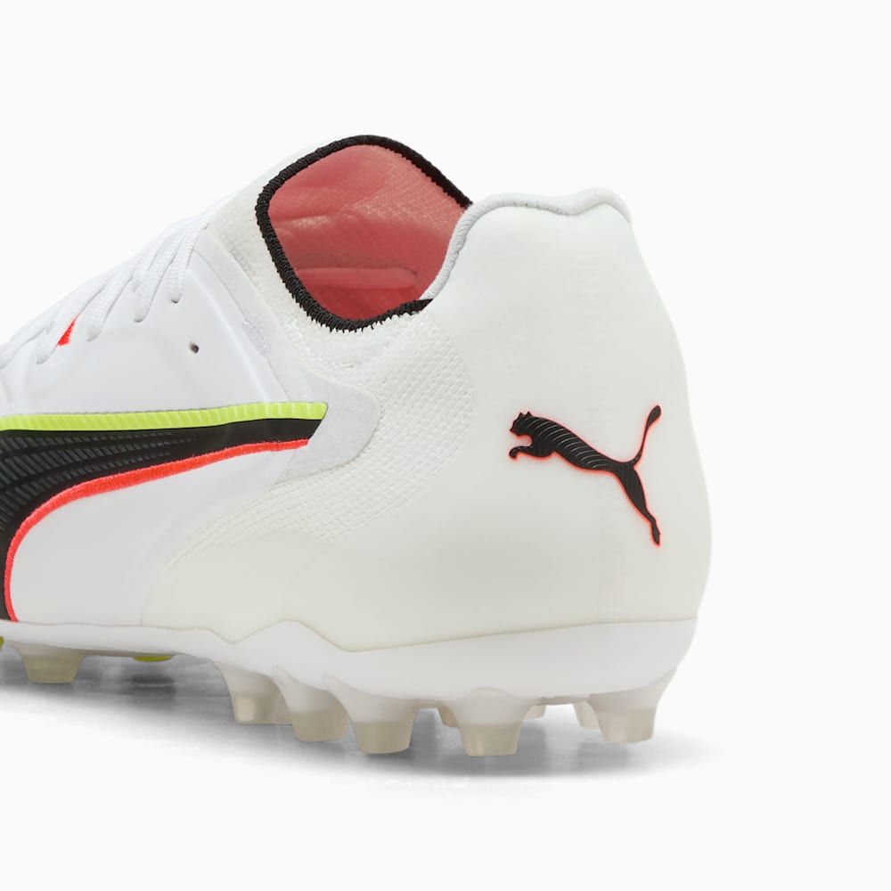 Lookbook (Women) KING 20 Ultimate MG PUMA White-Glowing Red-Yellow Alert 108459-01
