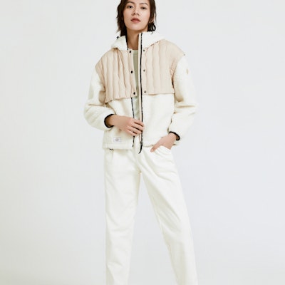 (W) コーロンスポーツ 軽量フリースフーディー - キャンピングシリーズ暖ジャケット LKFJ2WT546 Shop (W) コーロンスポーツ 軽量フリースフーディー - キャンピングシリーズ暖ジャケット LKFJ2WT546