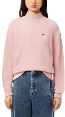 (W) ラコステ レトロ刺繍ハイネックセーター ライトピンク AF9542-ADY Lookbook (W) ラコステ レトロ刺繍ハイネックセーター ライトピンク AF9542-ADY
