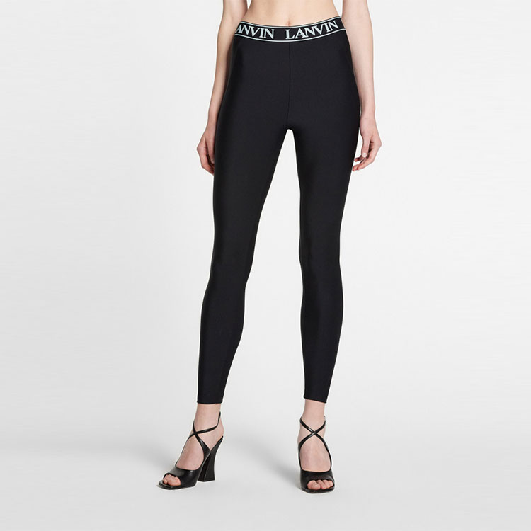 Lookbook (W) Lanvin SS22 Leggings Negros con Logo en la Cintura. RW-TR0033-JW01-E2210