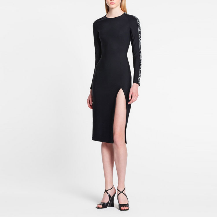 Lookbook (W) Lanvin SS22 Vestido Negro de Manga Larga con Logo RW-DR0052-JW01-E2210