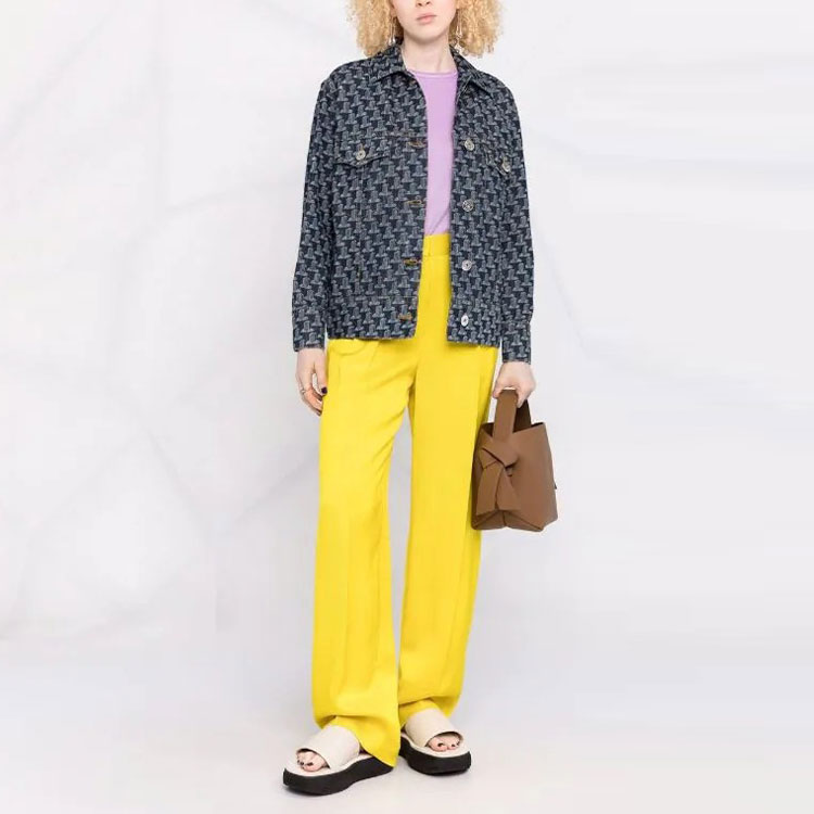 Lookbook (W) Chaqueta Vaquera Gris Azul Lanvin SS22 con Logo Clásico. RW-JA0092-D041-P2229