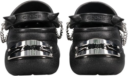 (W) LE SSERAFIM × クロックス クラシック ベイ クロッグ グリッター ブラック 212454-9DO Lookbook (W) LE SSERAFIM × クロックス クラシック ベイ クロッグ グリッター ブラック 212454-9DO