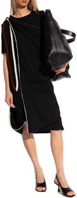 (W) Lemaire Gaun Midi Lengan Pendek Jalur Hitam. DR1044LJ1010-BK999 Lookbook (W) Lemaire Gaun Midi Lengan Pendek Jalur Hitam. DR1044LJ1010-BK999