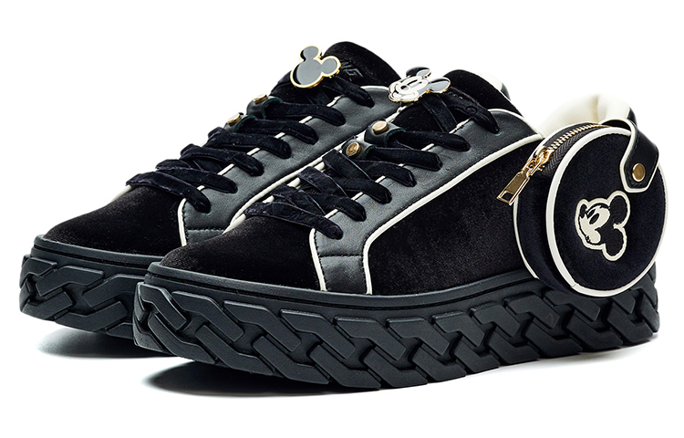 Lookbook (W) Li-Ning 1990 'Mickey Mouse Retro Chunky Low-Top Hitam' ALFR152-1