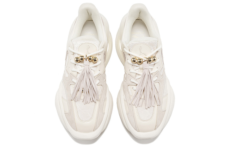 Lookbook 李宁 1990 經典系列 圓舞輕量高回彈 防滑 低幫 跑步鞋 女款 米白