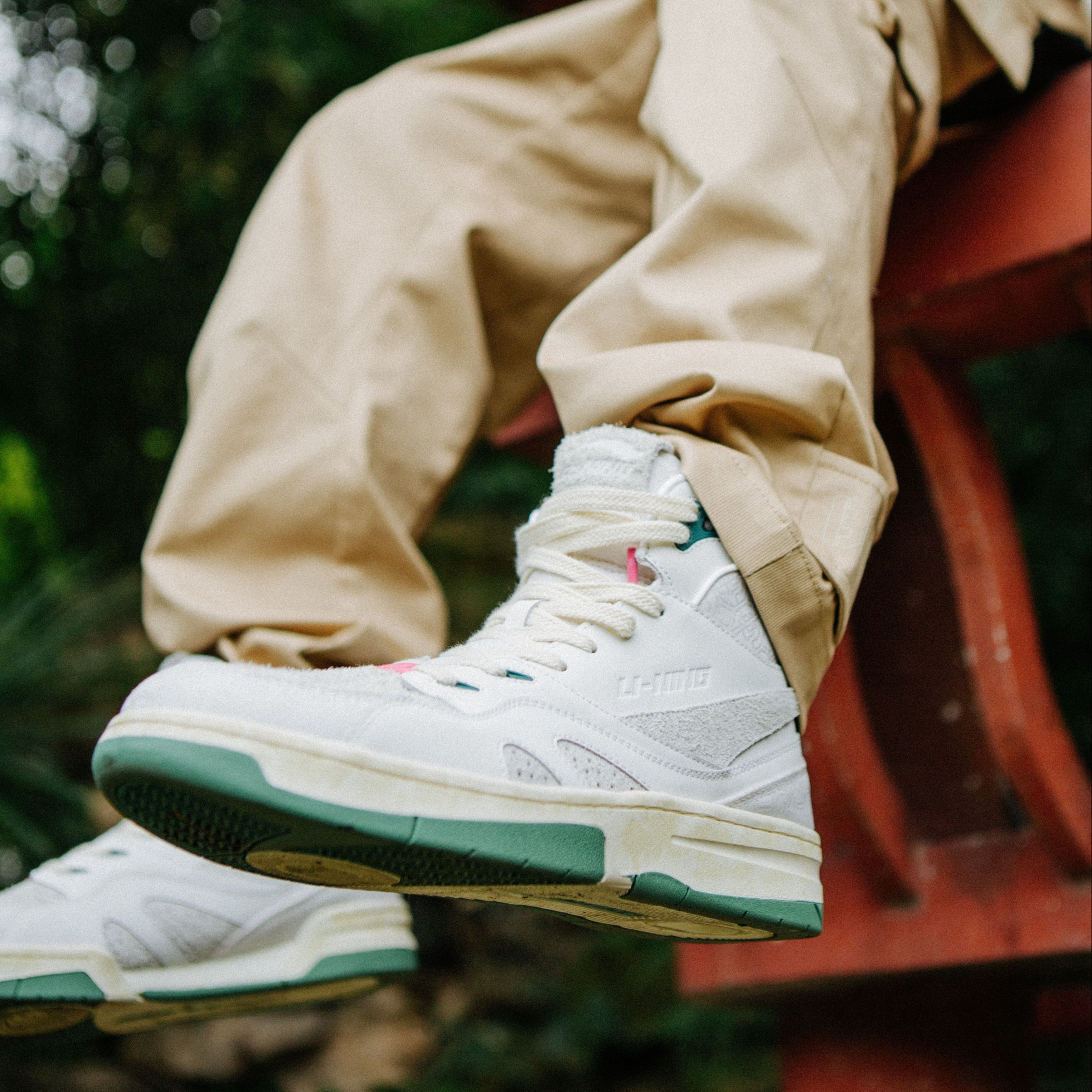 Sizing (W) Li-Ning 937 Deluxe Hi x 1807 'Blanco Verde' AGBQ136-1