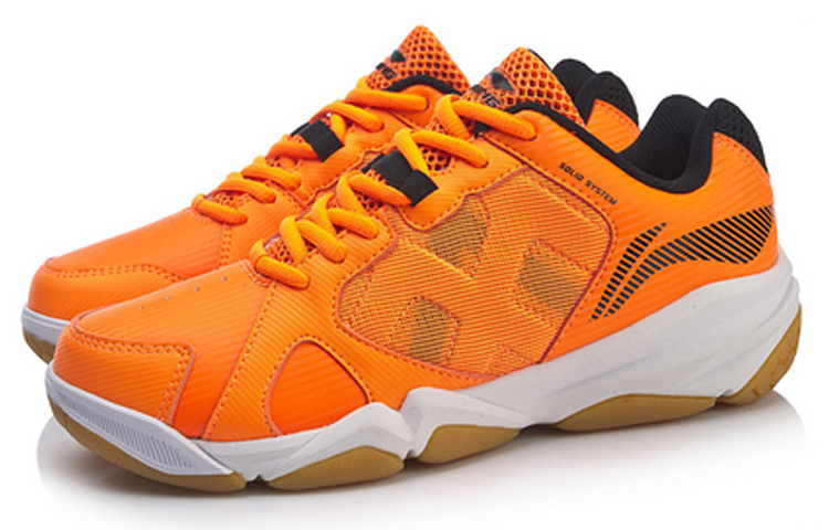 Lookbook (W) Li-Ning Acc 19v1 Scarpe AYTP008-1