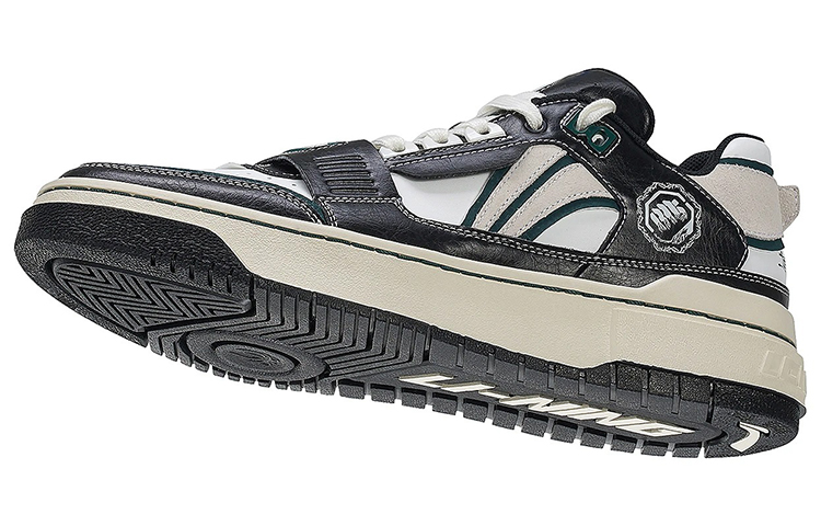 Lookbook (W) Li-Ning BadFive Rookie 'Hitam Putih' Sneakers ABCS022-2