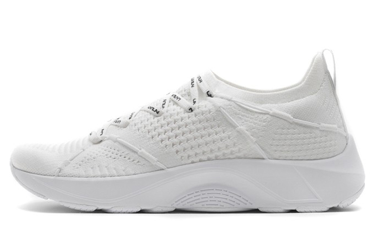 Buy (W) Li-Ning Cloud Lightweight ''Wit'' ARHN124-2