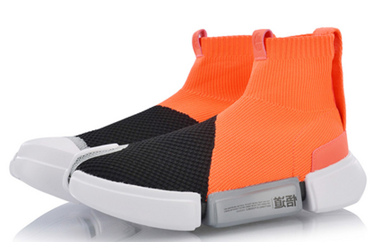 Lookbook (W) Li-Ning Essence 2 ''Schwarz Orange'' AGBP032-2