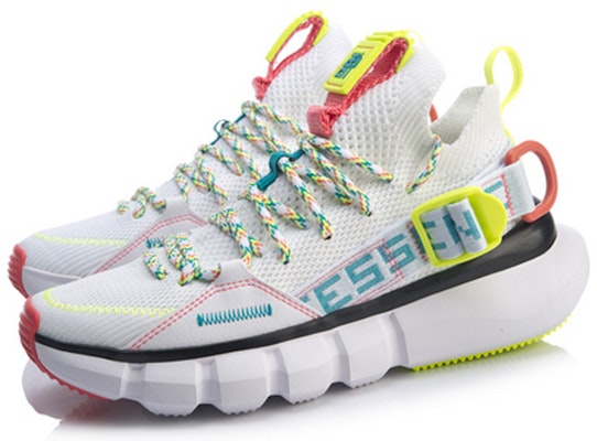 (W) Li-Ning Essence Lace Up x Toy Story 'Putih Kuning' AGBP078-5 Lookbook (W) Li-Ning Essence Lace Up x Toy Story 'Putih Kuning' AGBP078-5