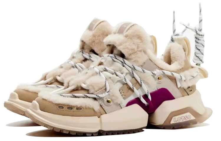 Lookbook LiNing李寧 迪士尼玩具總動員草莓熊系列 減震回彈運動休閒鞋 女款 棕白