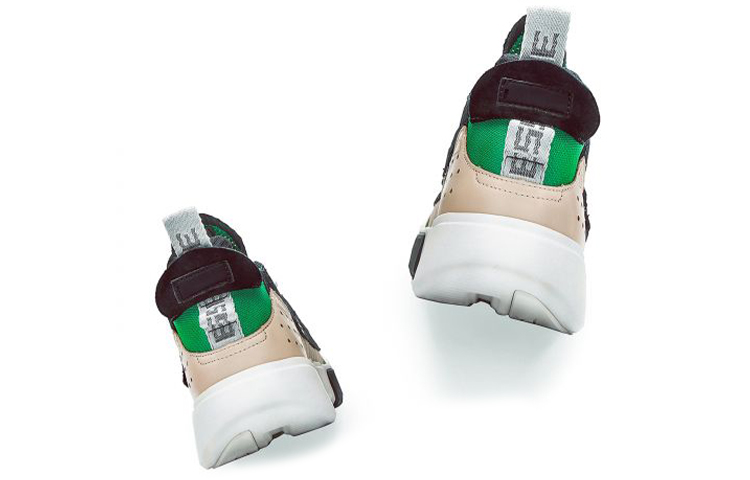 Shop (W) Li-Ning Wade Essence 2 ACE 'Hijau Khaki' AGWN024-2