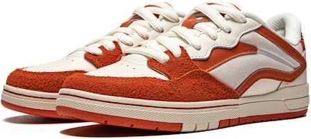 台灣李寧 惟吾Pro S 耐磨 低筒 板鞋 女款 米白橙 Lookbook 台灣李寧 惟吾Pro S 耐磨 低筒 板鞋 女款 米白橙