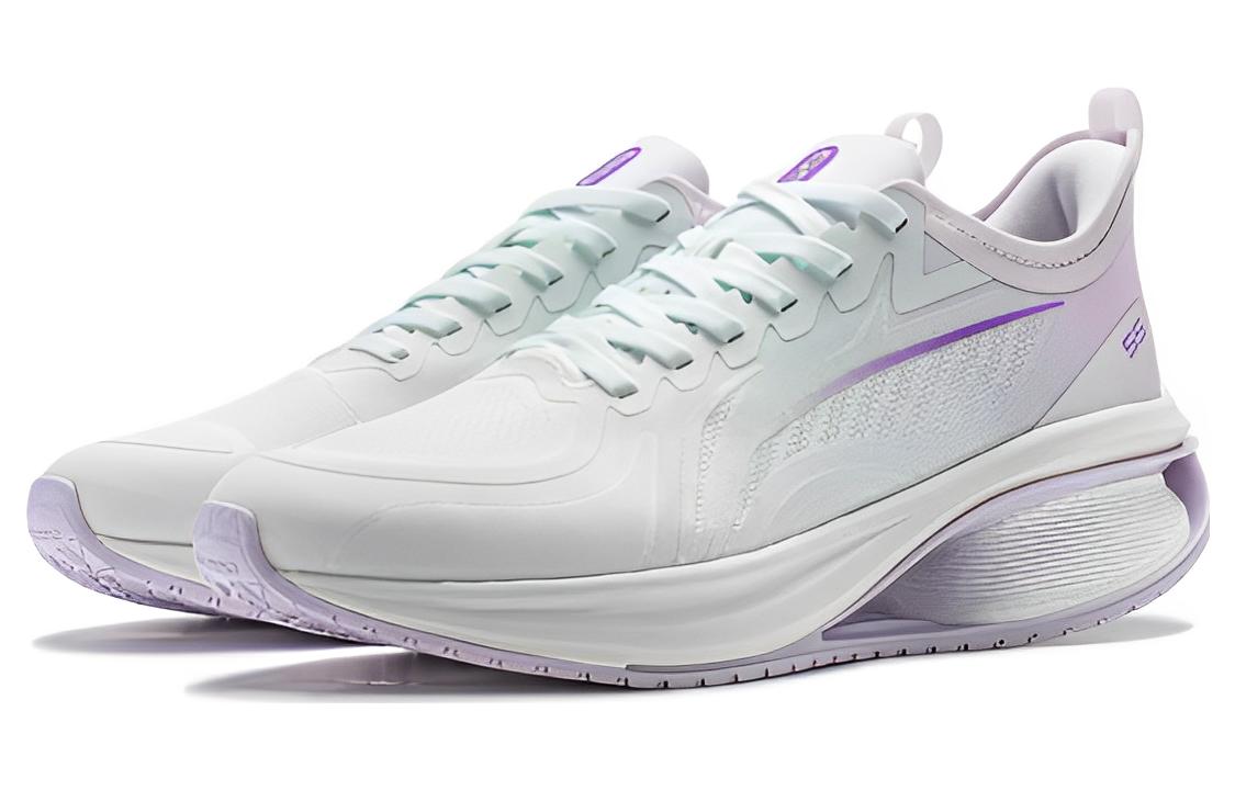 Lookbook LiNing 李寧 吾適5S 3.0 輕量舒適 回彈 低幫 跑步鞋 女款 雲霧白