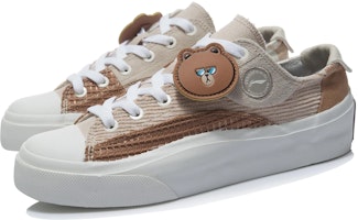 LINE FRIENDS x LiNing李寧 Vulc Low 經典休閒 防滑輕便耐磨減震 低筒 板鞋 女款 燕麥灰 Lookbook LINE FRIENDS x LiNing李寧 Vulc Low 經典休閒 防滑輕便耐磨減震 低筒 板鞋 女款 燕麥灰