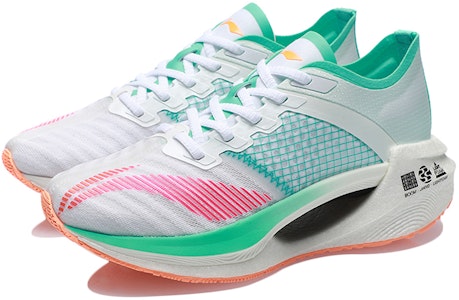 LiNing李寧 絕影基本款 防滑抗震耐磨 低筒 跑步鞋 女款 白綠 Lookbook LiNing李寧 絕影基本款 防滑抗震耐磨 低筒 跑步鞋 女款 白綠