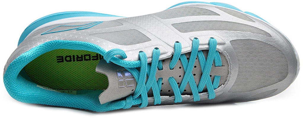 LiNing李寧 超輕14代 輕質通風跑步鞋 女款 灰藍 Lookbook LiNing李寧 超輕14代 輕質通風跑步鞋 女款 灰藍