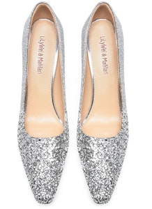 Lily Wei 落入星辰 閃亮皮革亮片一腳蹬高跟鞋 女款 銀色 Lookbook Lily Wei 落入星辰 閃亮皮革亮片一腳蹬高跟鞋 女款 銀色