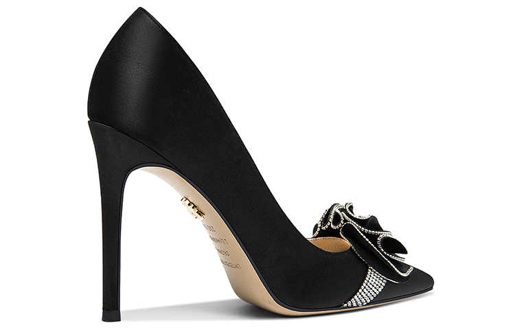 Order (W) Lily Wei Stiletto 'Negro Floral con Cristales' NN-522