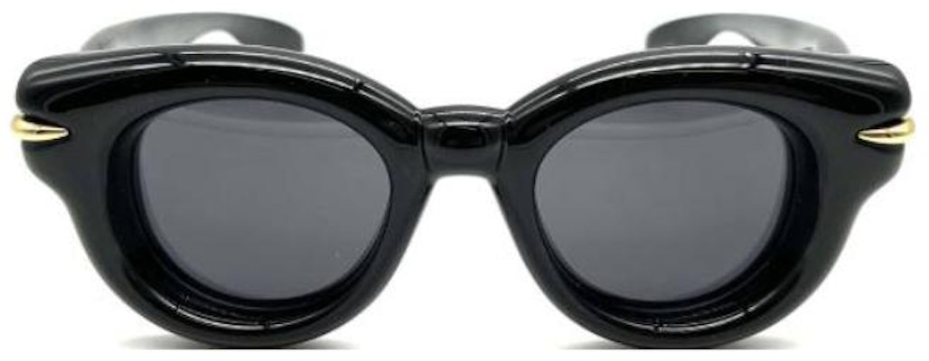 (W) LOEWE 黑色不规则形状太阳镜,带品牌标志印花镜腿。 LW40118I01A Lookbook (W) LOEWE 黑色不规则形状太阳镜,带品牌标志印花镜腿。 LW40118I01A