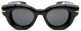 Lookbook (W) LOEWE 黑色不规则形状太阳镜,带品牌标志印花镜腿。 LW40118I01A