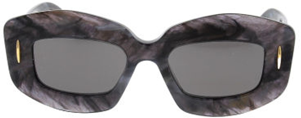 (W) Gafas de sol rectangulares grises LOEWE con montura estampada. LW40114I Lookbook (W) Gafas de sol rectangulares grises LOEWE con montura estampada. LW40114I