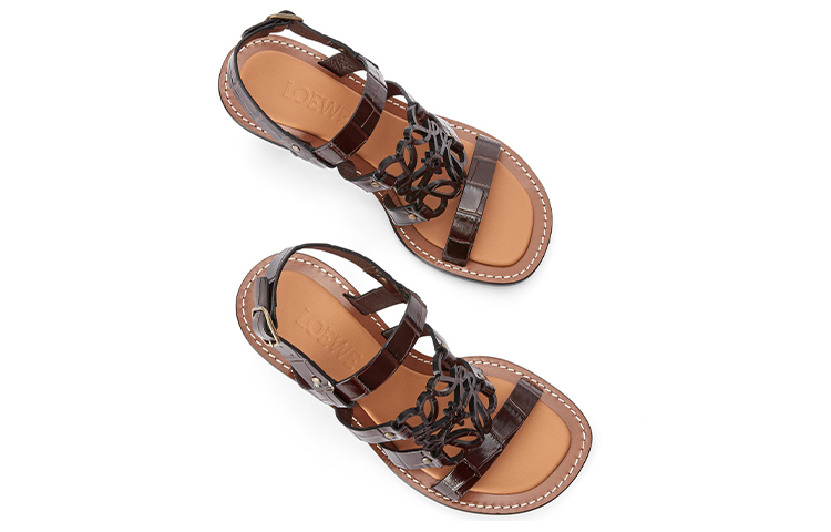 Shop (W) LOEWE Anagram 'Coklat Kasual High-Heel' L815465X22-3110