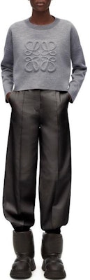 (W) Suéter de Lana Gris Claro LOEWE Anagram Manga Larga Estilo Corto. S540Y14KBG-1130 Lookbook (W) Suéter de Lana Gris Claro LOEWE Anagram Manga Larga Estilo Corto. S540Y14KBG-1130
