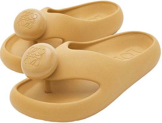 LOEWE羅意威 Anagram 橡膠 厚底人字 時尚涼拖 女款 米黃色 Lookbook LOEWE羅意威 Anagram 橡膠 厚底人字 時尚涼拖 女款 米黃色