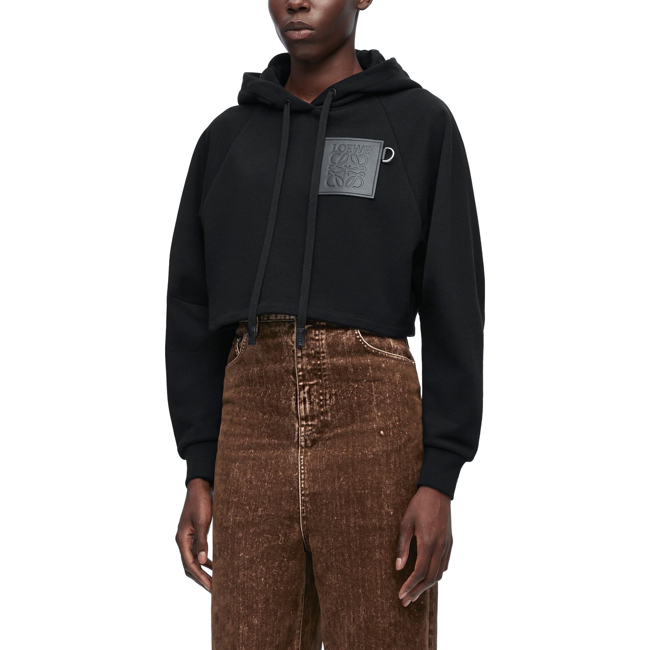Shop (W) LOEWE 黑色短版棉質連帽衫 Logo 印花 S359Y25X41-1100