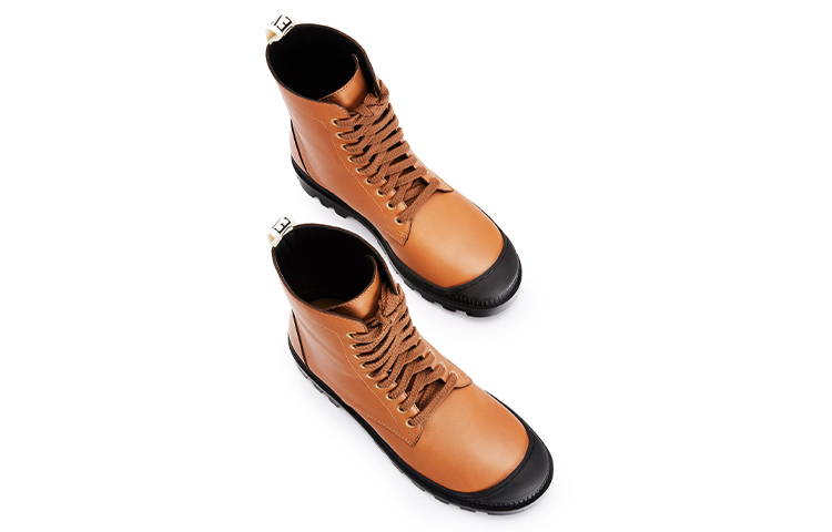 Shop (W) 로에베 청키 레이스업 부츠 (브라운) L815285X14-2530