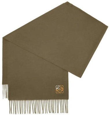 (W) LOEWE 經典純色羊毛圍巾 綠色 F000914X044110 Lookbook (W) LOEWE 經典純色羊毛圍巾 綠色 F000914X044110