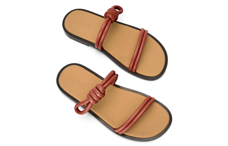 Lookbook (W) LOEWE Flamenco 'Kulit Merah' L815465X12-7896