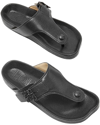 (W) Sandal Jepit Kulit Datar LOEWE 'Black Fashion' L814465X59-1100 Lookbook (W) Sandal Jepit Kulit Datar LOEWE 'Black Fashion' L814465X59-1100