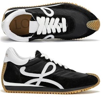 (W) LOEWE Flow Runner 'Hitam Putih' L815282X88-1102 Shop (W) LOEWE Flow Runner 'Hitam Putih' L815282X88-1102