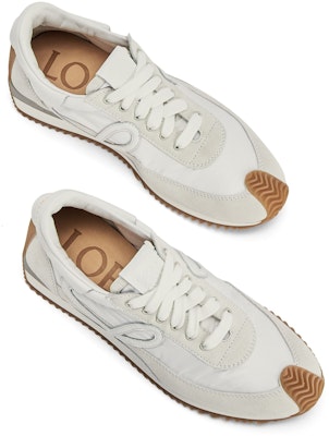 LOEWE Flow Runner 'Nylon Putih dan Suede' L815282X352100 Purchase LOEWE Flow Runner 'Nylon Putih dan Suede' L815282X352100