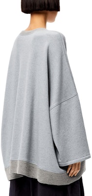 (Women) LOEWE FW21 Grey Crewneck Sweatshirt with Embroidered Chest Design S359341XAO-1790 Purchase (Women) LOEWE FW21 Grey Crewneck Sweatshirt with Embroidered Chest Design S359341XAO-1790