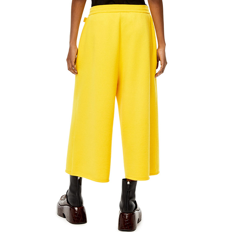 Shop (Women) LOEWE FW21 Yellow Cashmere Logo Knit Casual Pants. S540Y17K37-8100