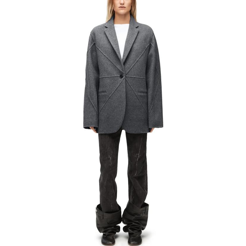 Lookbook (W) 로에베 FW23 그레이 싱글버튼 루즈핏 롱슬리브 코트. S540Y03X89